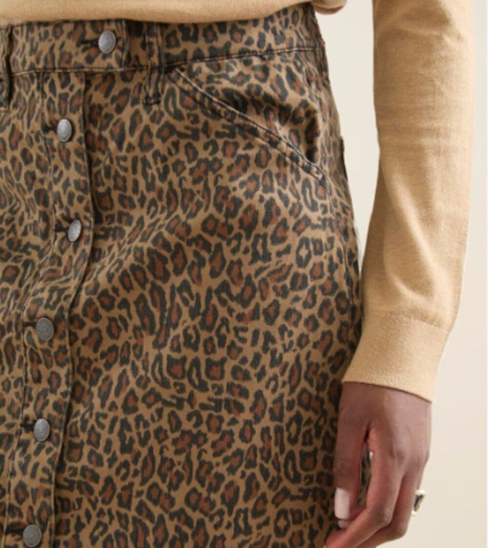 Banana Republic Women's leopard print denim mini skirt Sz 8